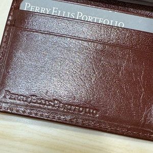 Brand New Men’s Perry Portfolio Fine Brown Leather Wallet